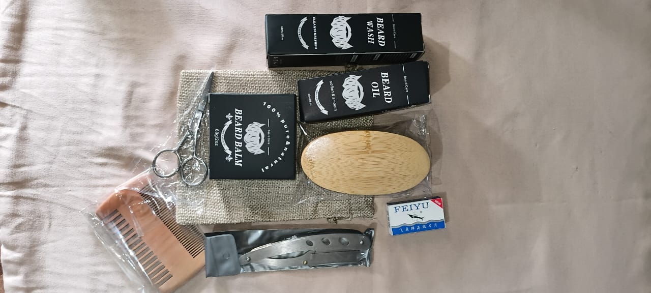 100%pure&natural beard hit